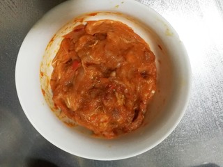 3、家常版肉臊面（含超简单辣椒油做法）,戴一次性手套，抓匀