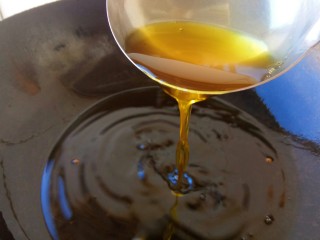 13、#辣味#秘制喷香油辣子,剩下炸好的油