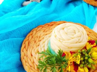 16、草帽编织饼干,锡纸里的胡萝卜也烤熟了,软软甜甜的很好吃。