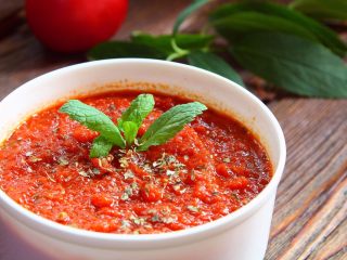 14、自制披萨酱,完全冷却后入冰箱密封保存，也可以用来制作意面时使用。