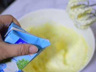 5、皇家曲奇,加入淡奶油