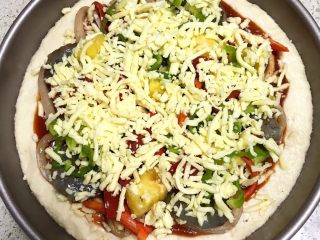 17、超正宗的必胜客披萨????做法,再加一层芝士