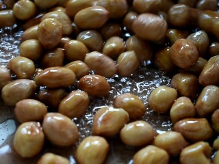 12、糖霜花生豆,翻炒
