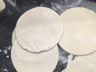 5、葡式蛋挞,做好的挞皮