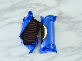 2、奥利奥咸奶油蛋糕,准备奥利奥饼干