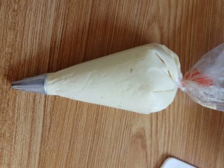 15、曲奇饼干,裱花袋转两圈即可