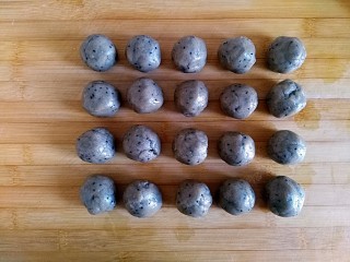 11、记忆的味道——全麦黑米桃酥,均分为20个小圆球