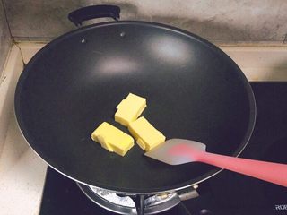 6、网红雪花酥,黄油小火溶化