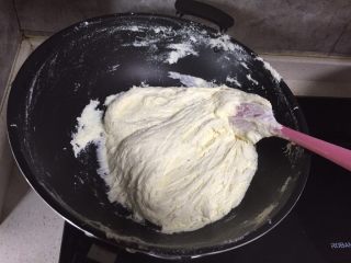 11、网红雪花酥,翻拌均匀，关火