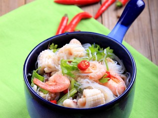 16、过年菜----泰式海鲜沙拉,装盘完成