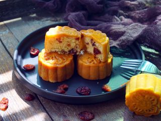 45、#甜食#椰香蔓越莓月饼,美味