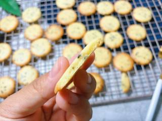 15、宝宝健康小食——黑芝麻薄脆饼干, 黑芝麻薄脆饼干 get ✔，满足宝宝的胃，美翻你的心~