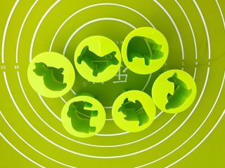 1、宝宝健康食谱  蛋黄动物饼干,饼干模具