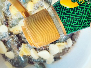 4、烤三鲜拼盘,姜片，蒜片，白糖，蒸鱼豉油