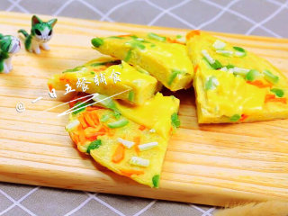 12、蔬菜奶酪米饭煎饼 宝宝辅食，鸡蛋+毛豆+西葫芦+胡萝卜,好诱人，饱腹感很强。做早餐，做加餐都可以。