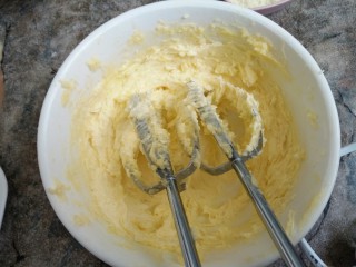 4、蔓越莓曲奇饼干,电动打蛋器稍微打匀