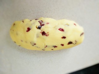 13、蔓越莓曲奇饼干,团成均匀的面团