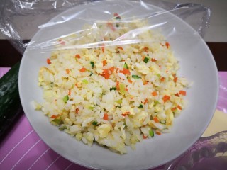 4、【童趣早餐】,这样色香味俱全的炒饭就做好了????