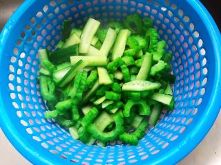 23、夏日清爽大拌菜,捞出，控干水分