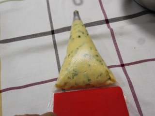 10、葱香曲奇(植物油版),用刮板把面糊集中到一起