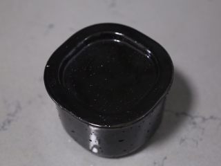 17、自制泡菜,再盖上密封盖，放冰箱腌制一晚