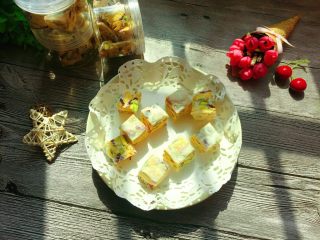 17、雪花酥,装盘装罐。