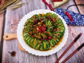 19、#吉祥年夜菜#青龙送福~蓑衣黄瓜,款待客人是不是很有新意呀！麻辣爽口咯嘣咯嘣脆！