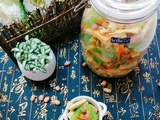 11、夏日凉爽凉拌菜——腐竹花生米,冷藏后吃起来更爽口