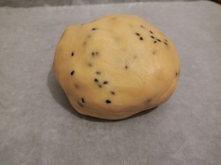 9、酥掉渣的饼干,用橡皮刮刀拌均匀，