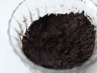 5、蓝莓酸奶慕斯,充分混合搅拌均匀