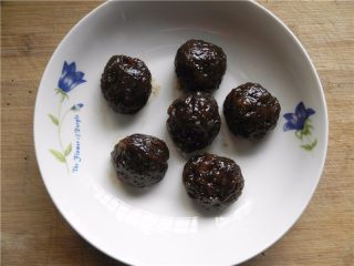 3、天然彩色冰皮月饼,枣泥馅准备25克一个，共14个。