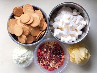 2、原味雪花酥❄️,把食材都称好