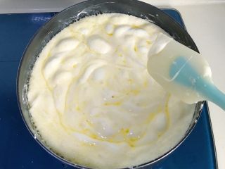 7、原味雪花酥❄️,直到棉花糖全部融化，如图