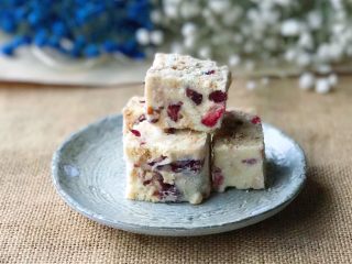 25、原味雪花酥❄️,这个是表面没撒奶粉的