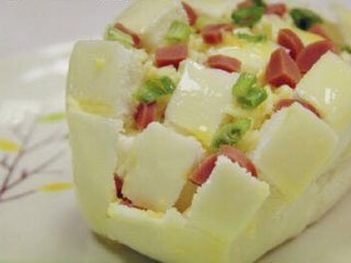 7、芝士馒头,馒头表面刷上蛋液