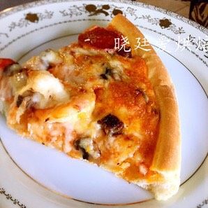 18、十寸鲜虾牛肉披萨,来一角好满足的