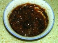 3、#咸味#牛肉批萨咸芝士蛋糕,高火加热1分钟，去除多余的水分