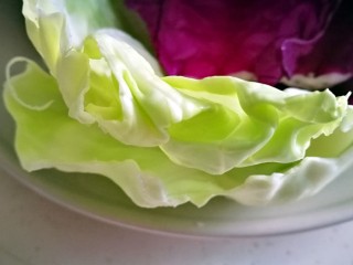 3、百变鸡蛋～牛油果焗蛋,圆白菜