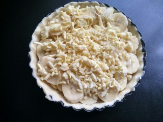 9、百变水果    香蕉派,放马苏里拉芝士碎。