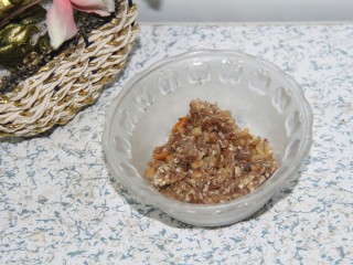 2、冬喝暖饮夏吃冰~黑枣五仁热奶饮,五仁馅