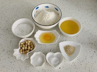 1、榛子????桃酥,准备材料