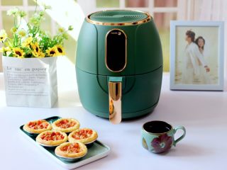 17、蛋挞火腿时蔬小披萨,配上一杯普洱茶，开胃又不长肉肉。