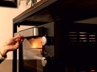 16、网红脏脏包,发好的面团放入预热好的烤箱中烘烤（160度 上下管20分钟 仅供参考 根据自家烤箱脾气定）