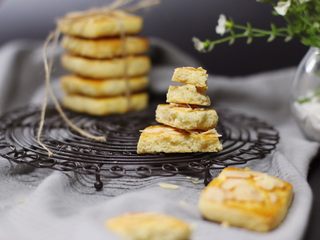 14、杏仁奶酪饼干,非常香酥。