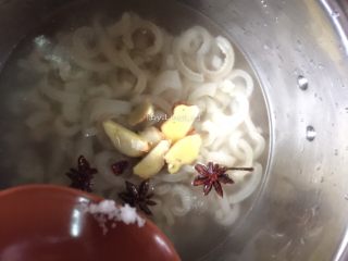 16、彩色皮冻,加入5g盐