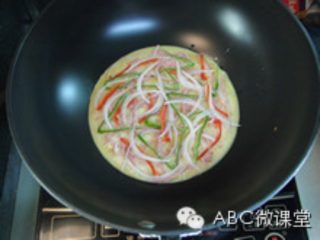 7、鸡蛋披萨,如图