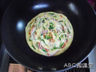 10、鸡蛋披萨,如图