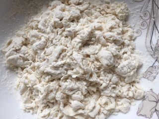 4、芝麻苏打饼干,搅拌均匀