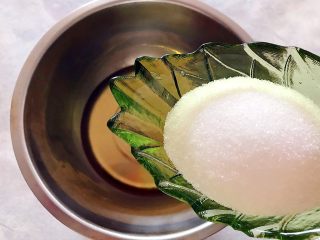 6、酥到掉渣~黑芝麻核桃可可酥酥酥,加入细砂糖