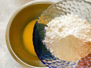 9、酥到掉渣~黑芝麻核桃可可酥酥酥,加入中粉